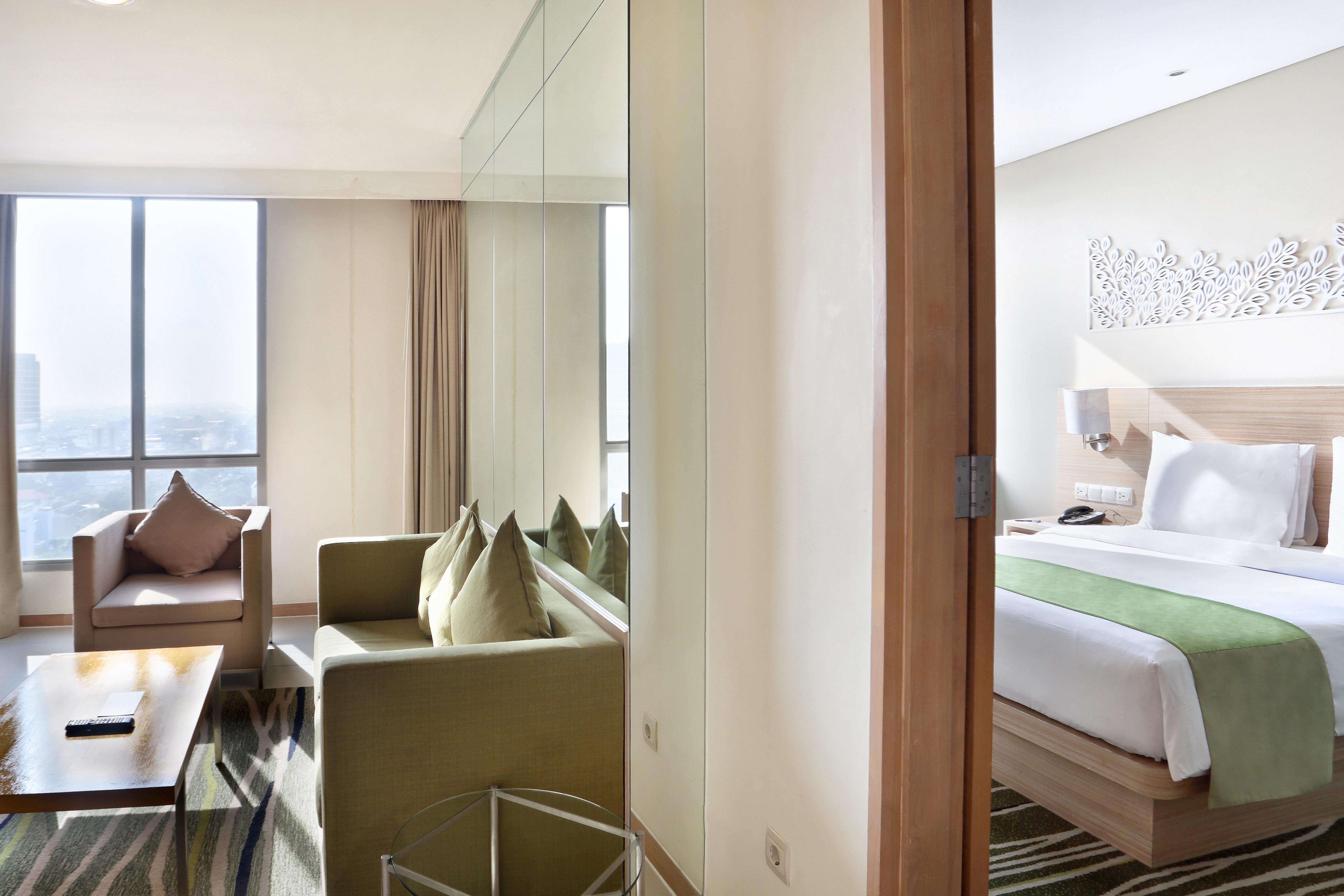 Holiday Inn Express Semarang Simpang Lima By Ihg Exterior foto