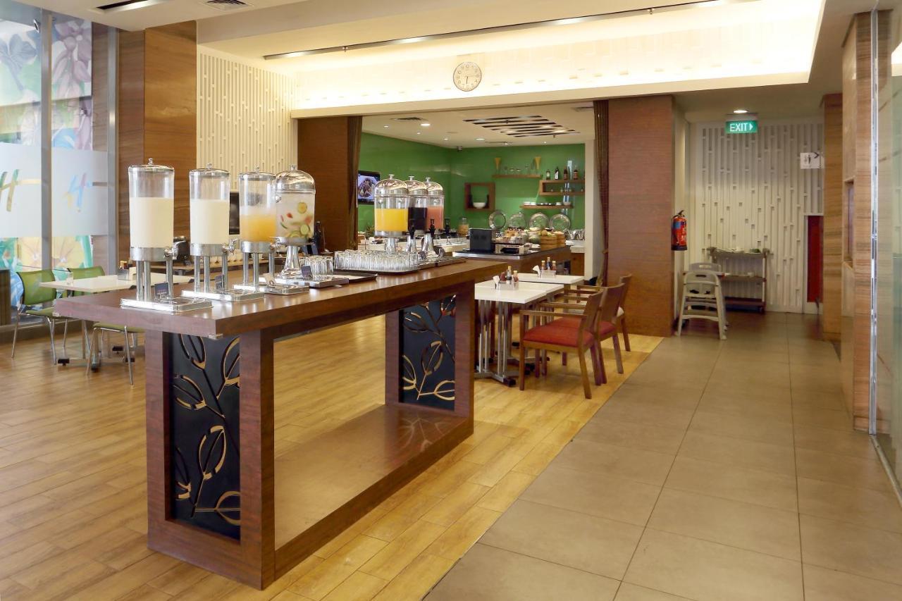 Holiday Inn Express Semarang Simpang Lima By Ihg Exterior foto