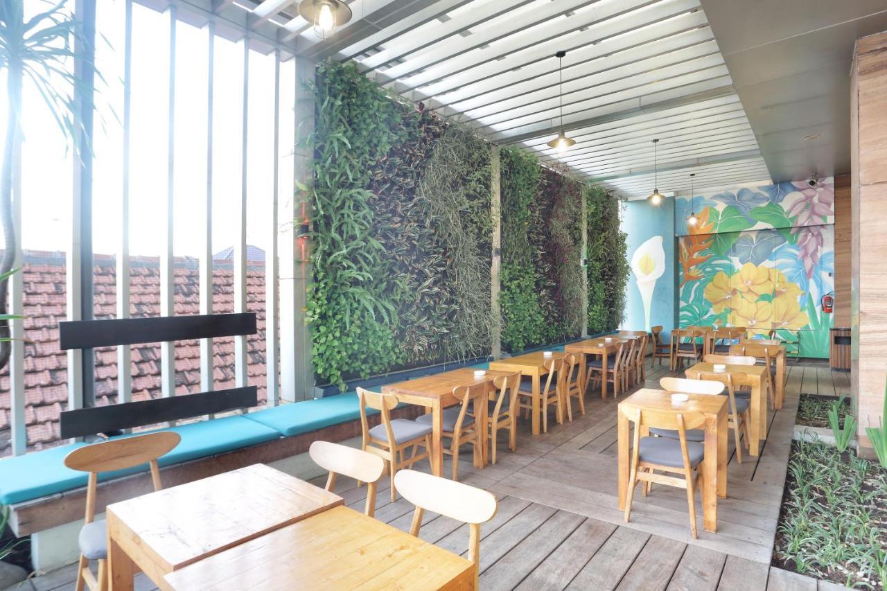 Holiday Inn Express Semarang Simpang Lima By Ihg Exterior foto